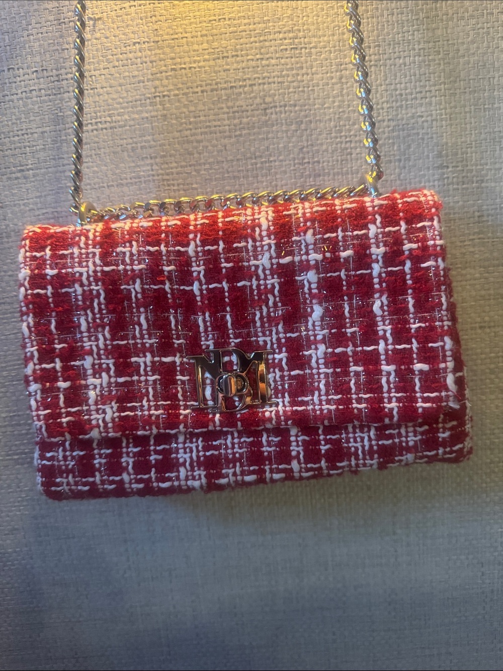 Badgley Mischka Red and White Tweed Chain Shoulder Bag with Gold Logo